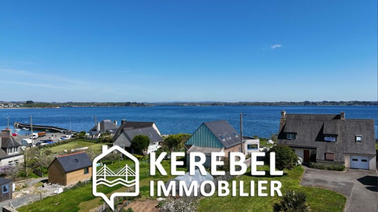 LES PIEDS DANS L’EAU PORT DU TINDUFF
