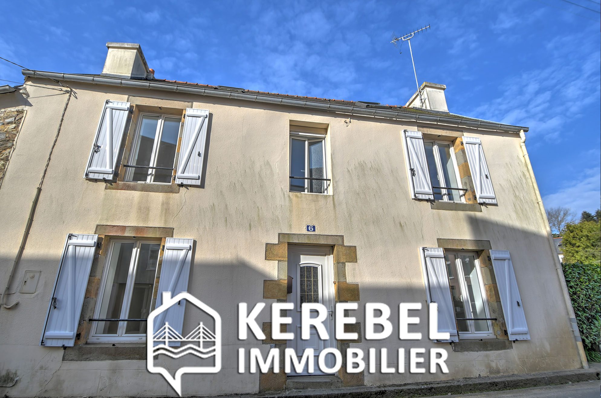 VenteMAISON EN PLEIN CENTRE91.68 m²m²