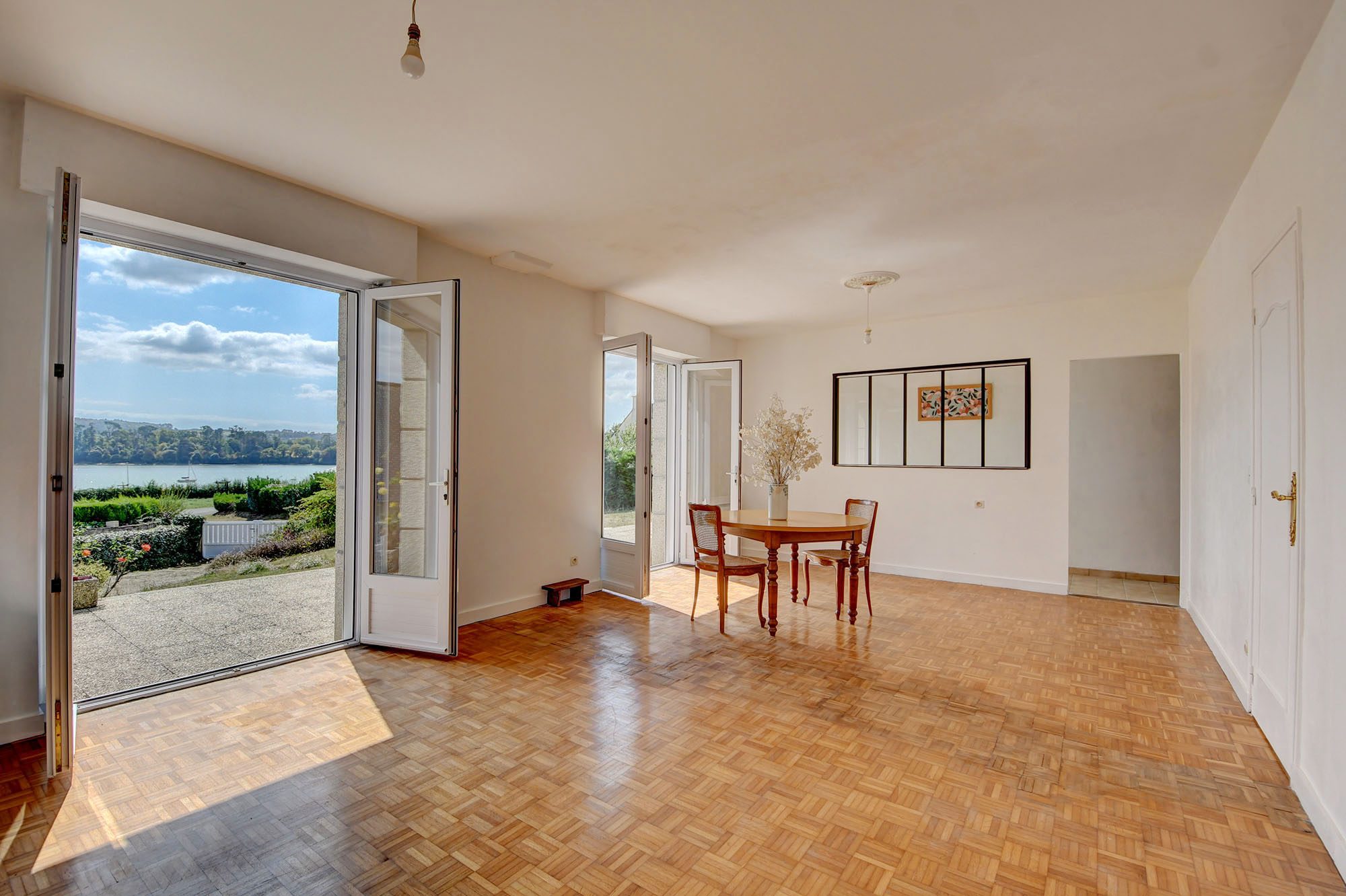 VenteVUE MER180.00 m²m²