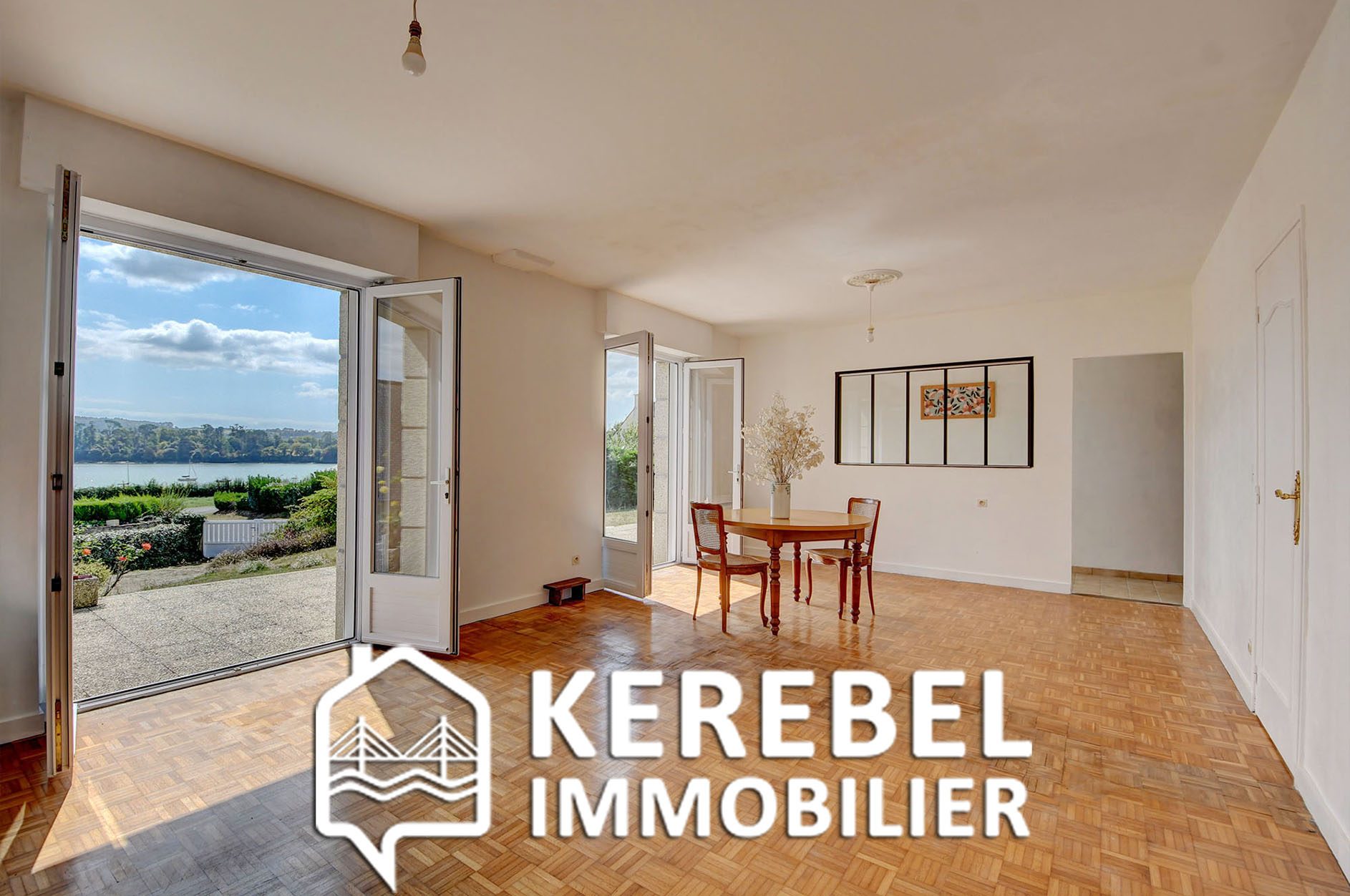 VenteVUE MER180.00 m²m²