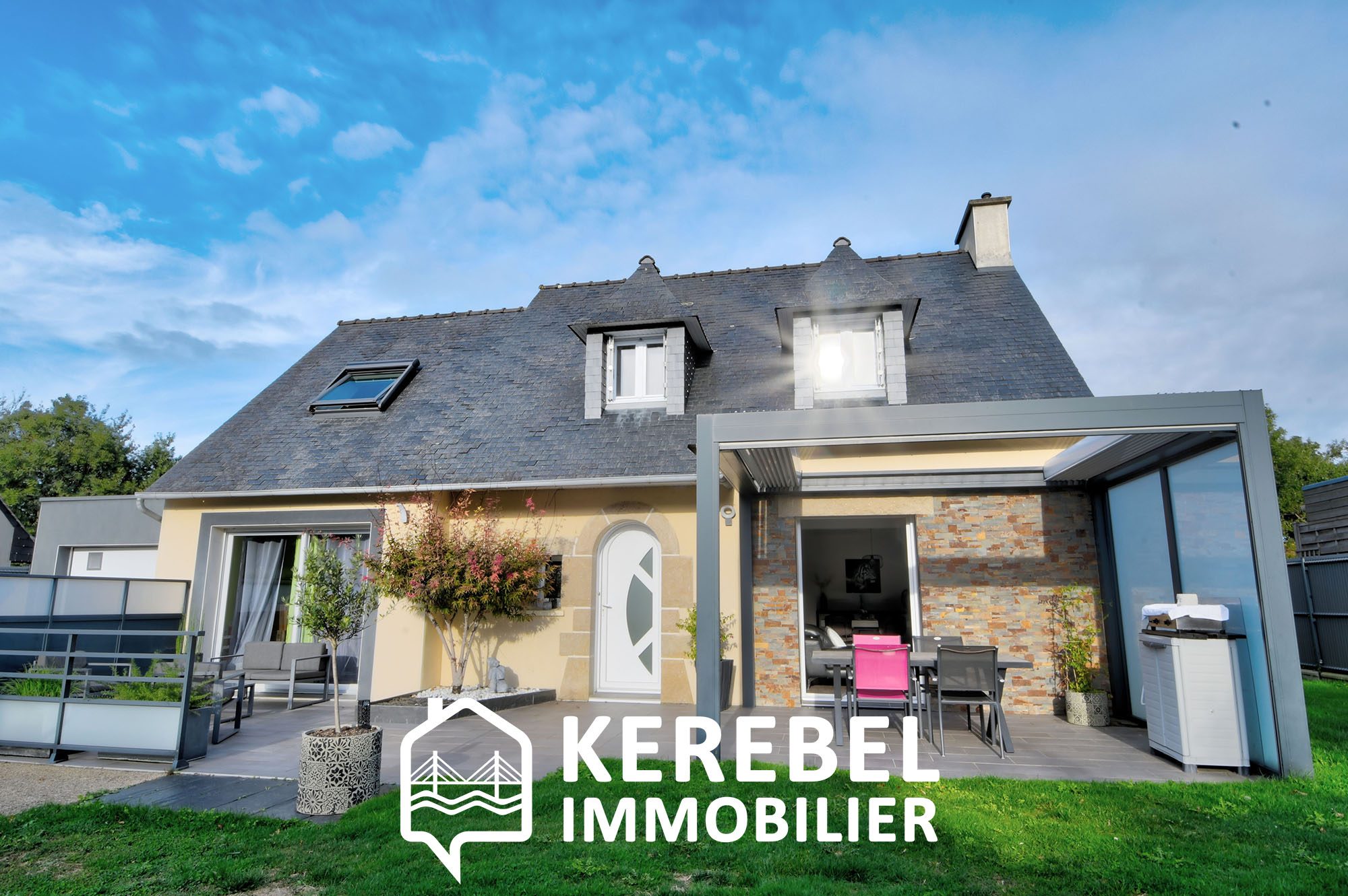 VenteMAISON ENTIÈREMENT RÉNOVÉE114.00m²